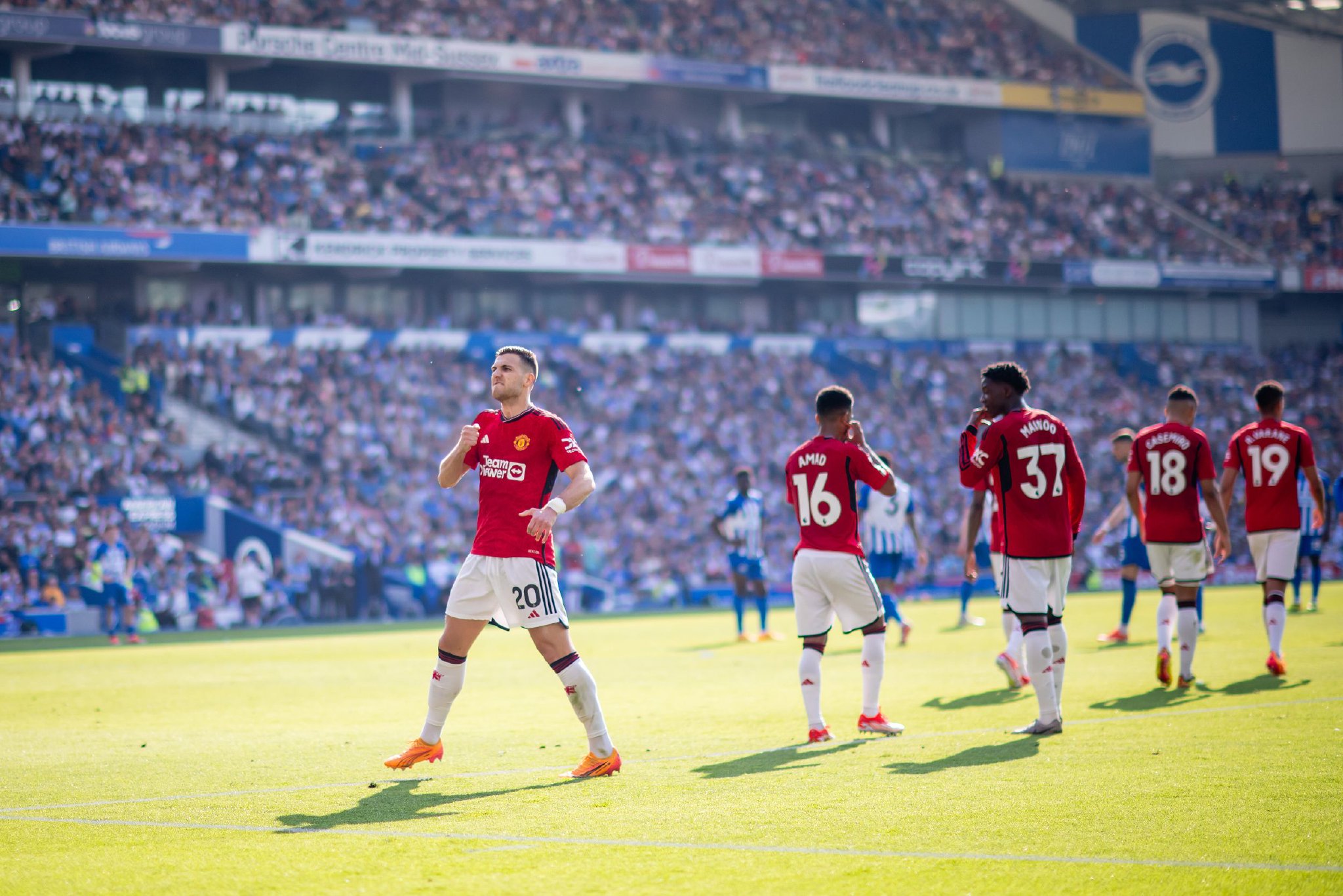 队报：多纳鲁马周五与巴黎一起进行训练，但他仍可能前往曼城